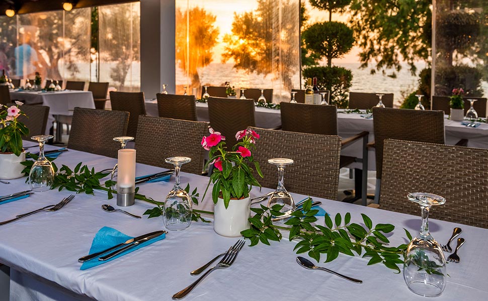 organize your special event in Kos at the Bravo beach Bar
